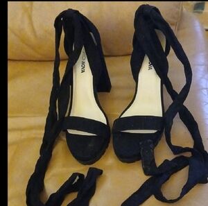Fashion Nava Black Suede Lace-Up Block Heel Sandals